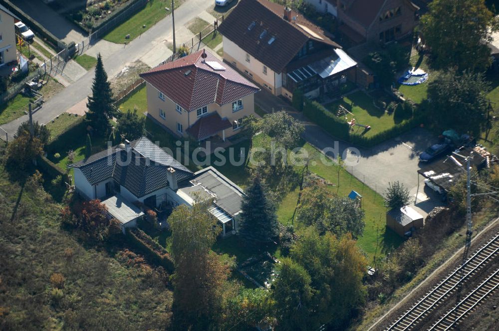 Luftbild Berlin - Mehrfamilienhaus- Wohngebiete südlich der A10 / E55 in Berlin-Karow