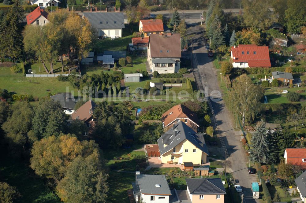 Luftbild Berlin - Mehrfamilienhaus- Wohngebiete südlich der A10 / E55 in Berlin-Karow