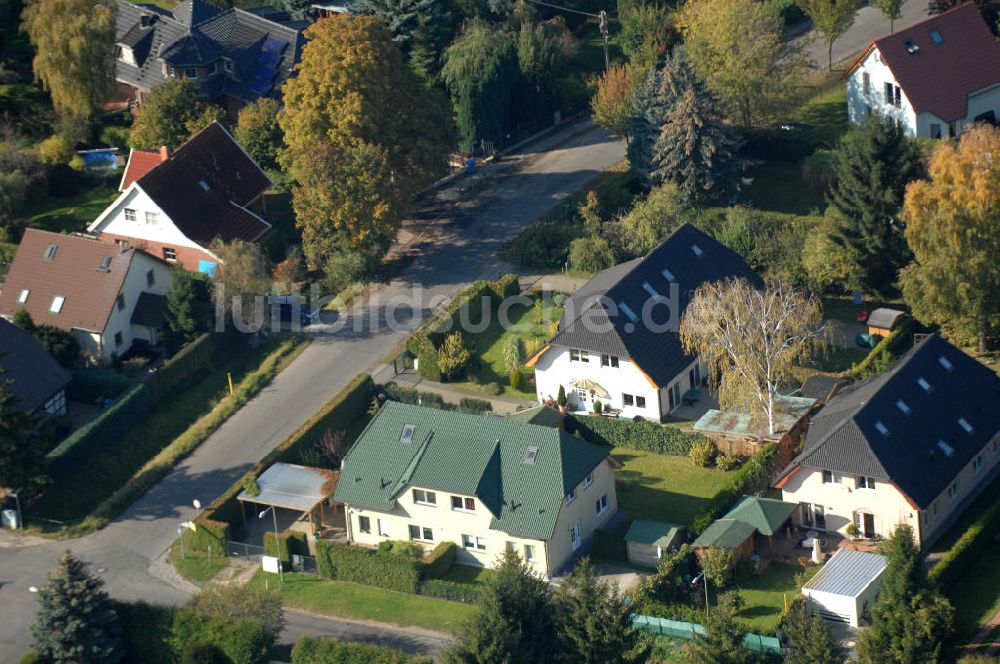 Berlin von oben - Mehrfamilienhaus- Wohngebiete südlich der A10 / E55 in Berlin-Karow