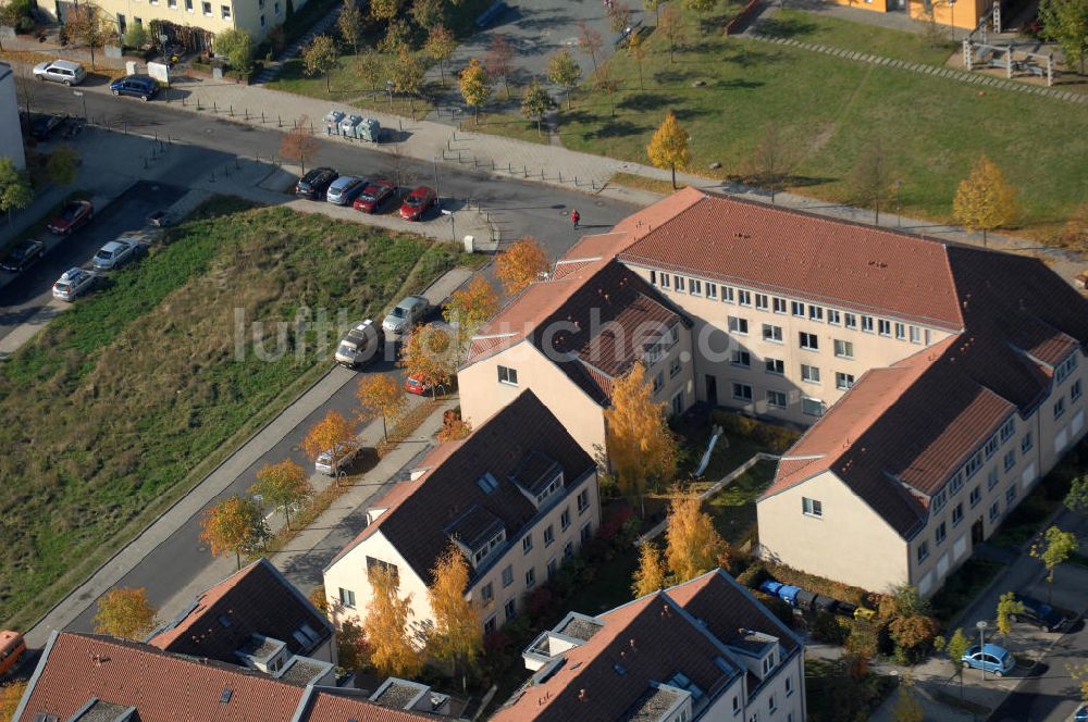 Berlin aus der Vogelperspektive: Mehrfamilienhaus- Wohngebiete südlich der A10 / E55 in Berlin-Karow