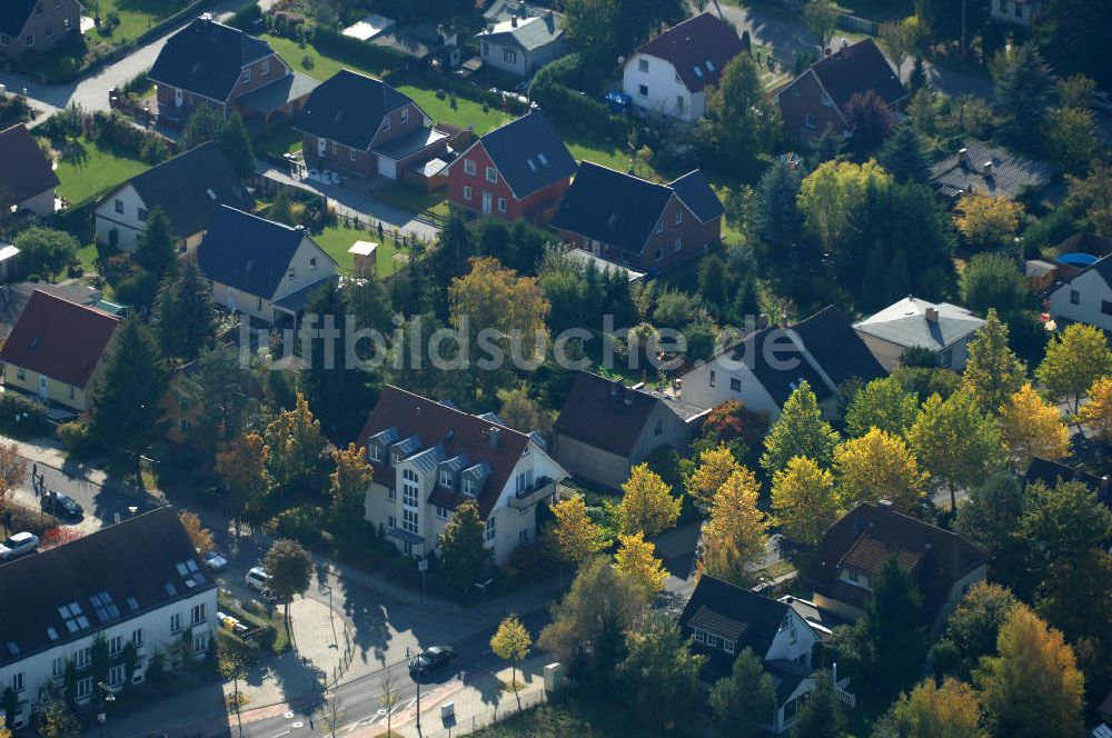 Berlin aus der Vogelperspektive: Mehrfamilienhaus- Wohngebiete südlich der A10 / E55 in Berlin-Karow