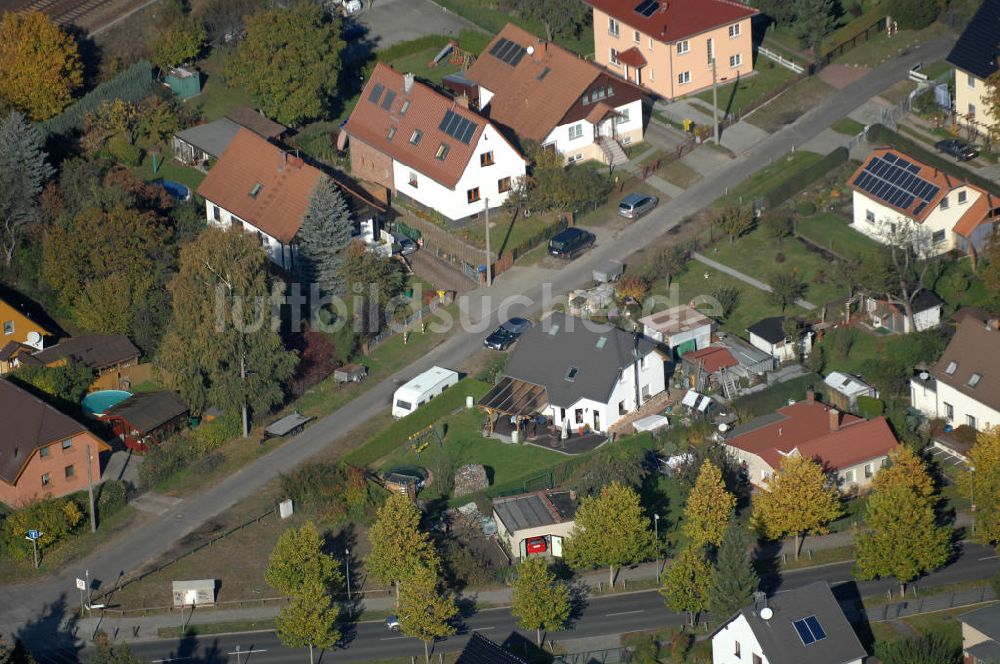 Berlin aus der Vogelperspektive: Mehrfamilienhaus- Wohngebiete südlich der A10 / E55 in Berlin-Karow