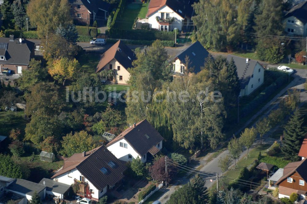 Luftaufnahme Berlin - Mehrfamilienhaus- Wohngebiete südlich der A10 / E55 in Berlin-Karow