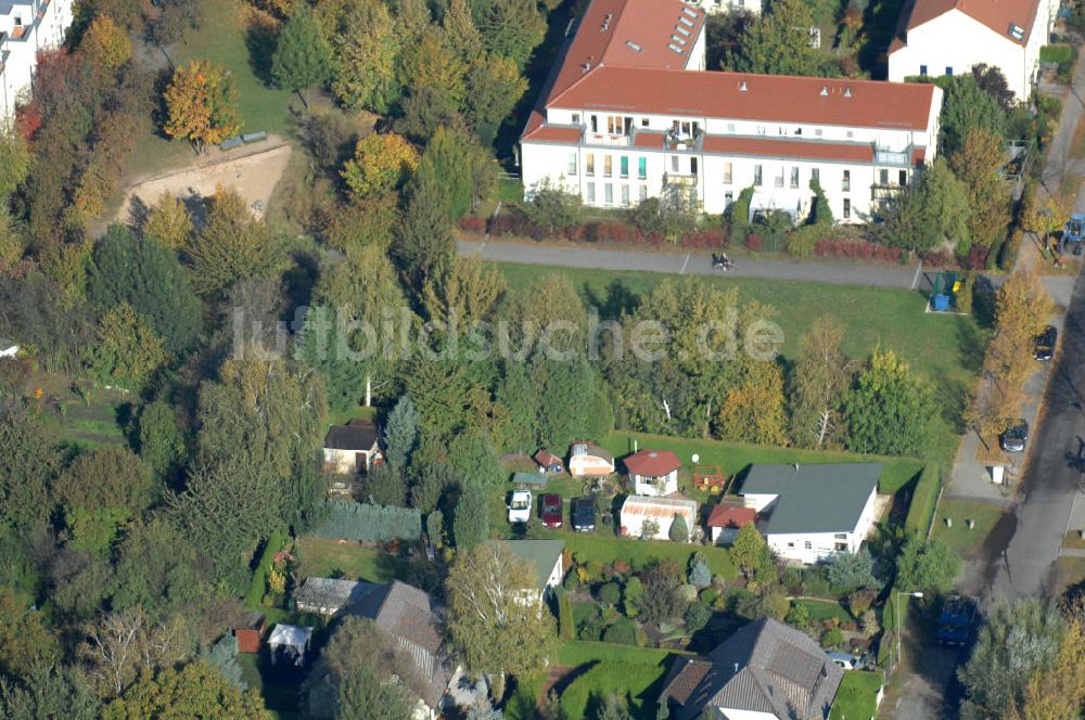 Luftaufnahme Berlin - Mehrfamilienhaus- Wohngebiete südlich der A10 / E55 in Berlin-Karow