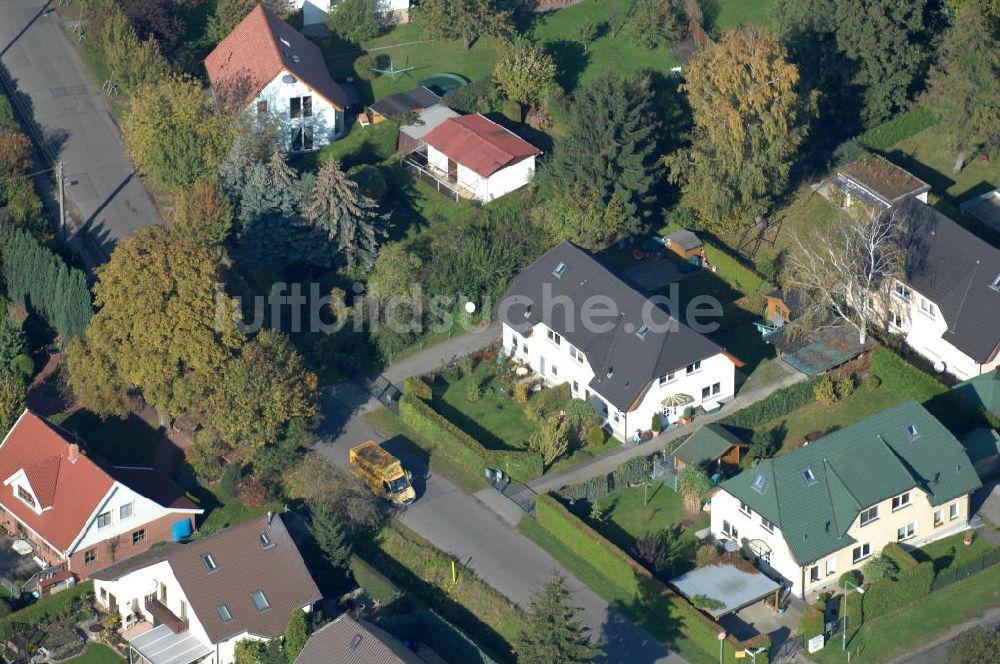 Berlin aus der Vogelperspektive: Mehrfamilienhaus- Wohngebiete südlich der A10 / E55 in Berlin-Karow