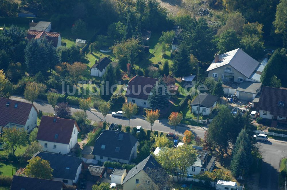 Berlin von oben - Mehrfamilienhaus- Wohngebiete südlich der A10 / E55 in Berlin-Karow