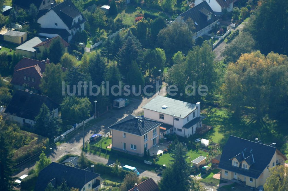 Luftbild Berlin - Mehrfamilienhaus- Wohngebiete südlich der A10 / E55 in Berlin-Karow