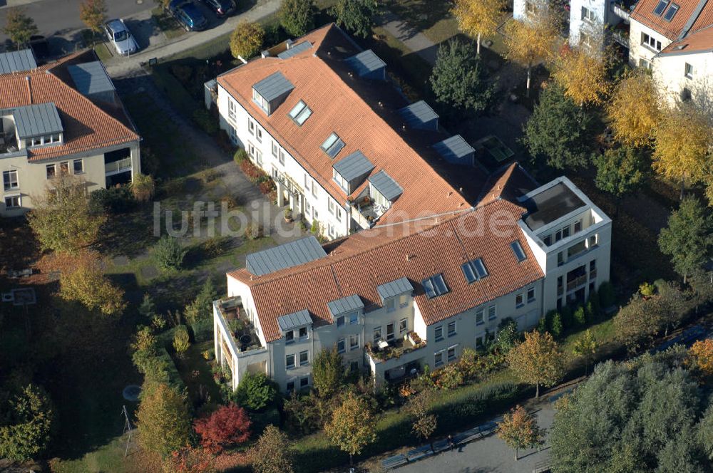 Luftbild Berlin - Mehrfamilienhaus- Wohngebiete südlich der A10 / E55 in Berlin-Karow