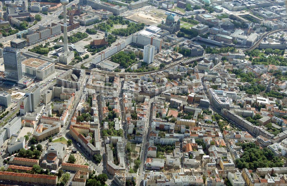 Luftbild Berlin - Mehrfamilienhausneubau an der Linienstrasse 219 in Berlin-Mitte