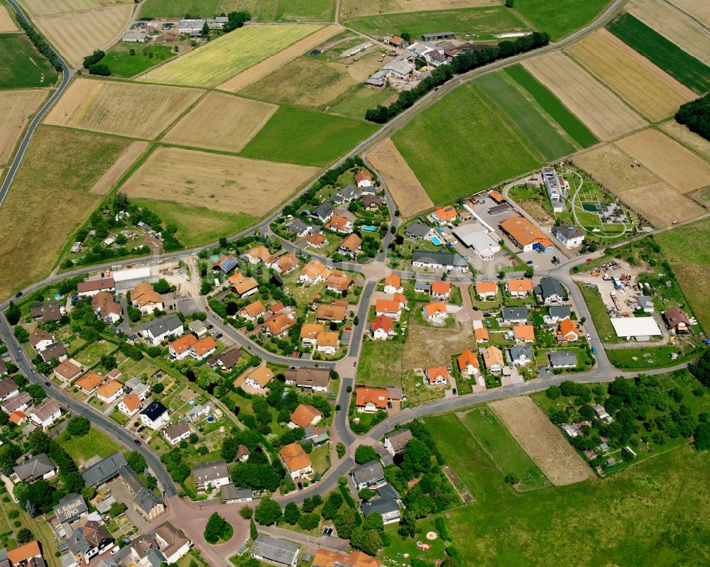 Albach aus der Vogelperspektive: Mehrfamilienhaussiedlung in Albach im Bundesland Hessen, Deutschland