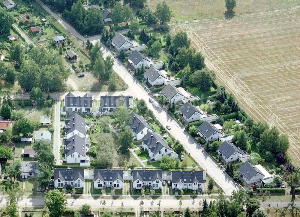 Schildow / Brandenburg von oben - Mehrfamilienhaussiedlung im Bereich der Hauptstraße in Schildow / Brandenburg