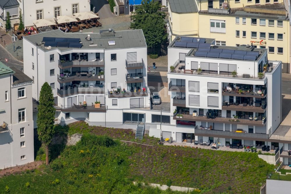 Arnsberg von oben - Mehrfamilienhaussiedlung an der Bömerstraße in Arnsberg im Bundesland Nordrhein-Westfalen, Deutschland