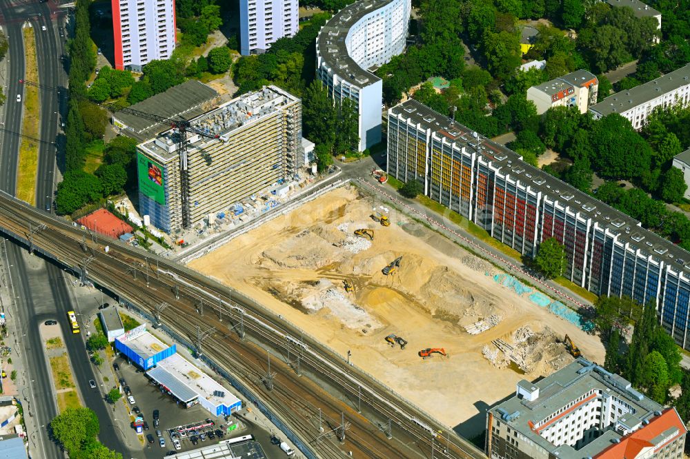 Berlin von oben - Mehrfamilienhaussiedlung Büro- und Wohncampus LXK im Ortsteil Friedrichshain in Berlin, Deutschland