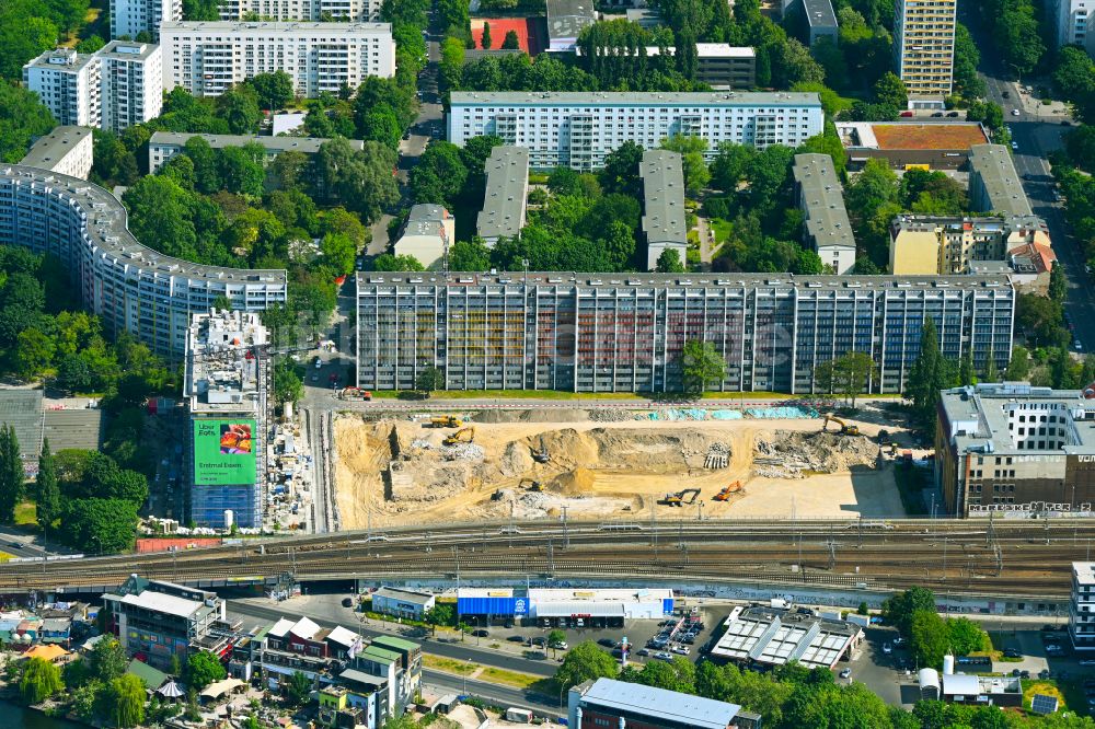 Berlin von oben - Mehrfamilienhaussiedlung Büro- und Wohncampus LXK im Ortsteil Friedrichshain in Berlin, Deutschland