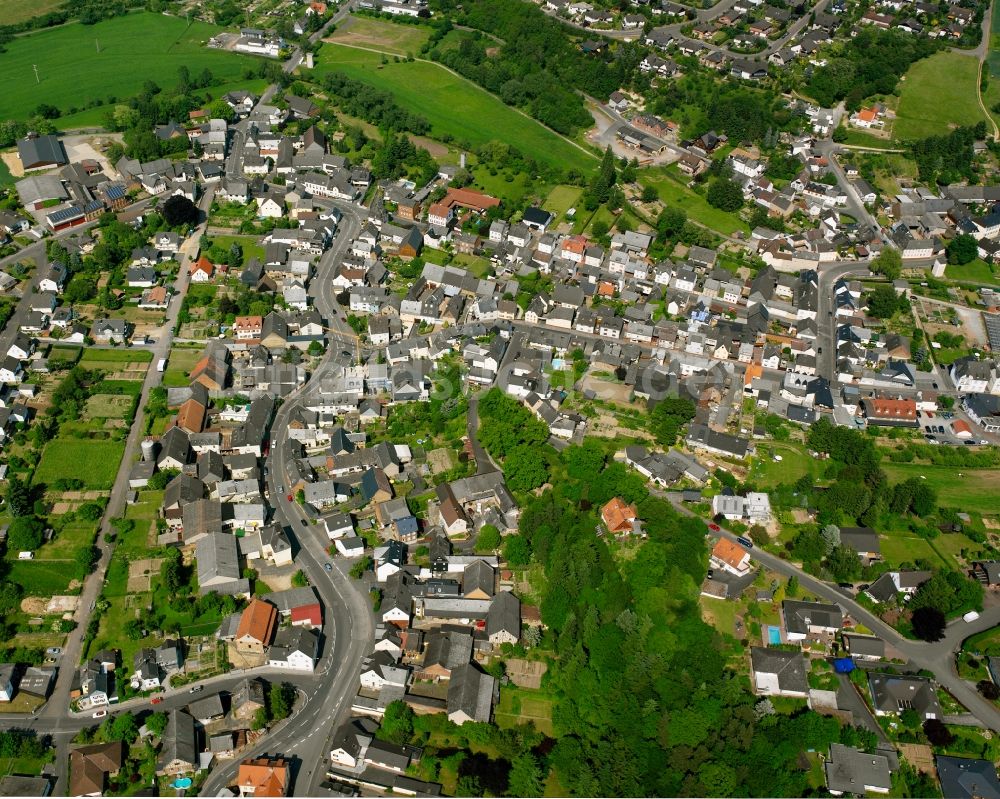 Dauborn von oben - Mehrfamilienhaussiedlung in Dauborn im Bundesland Hessen, Deutschland