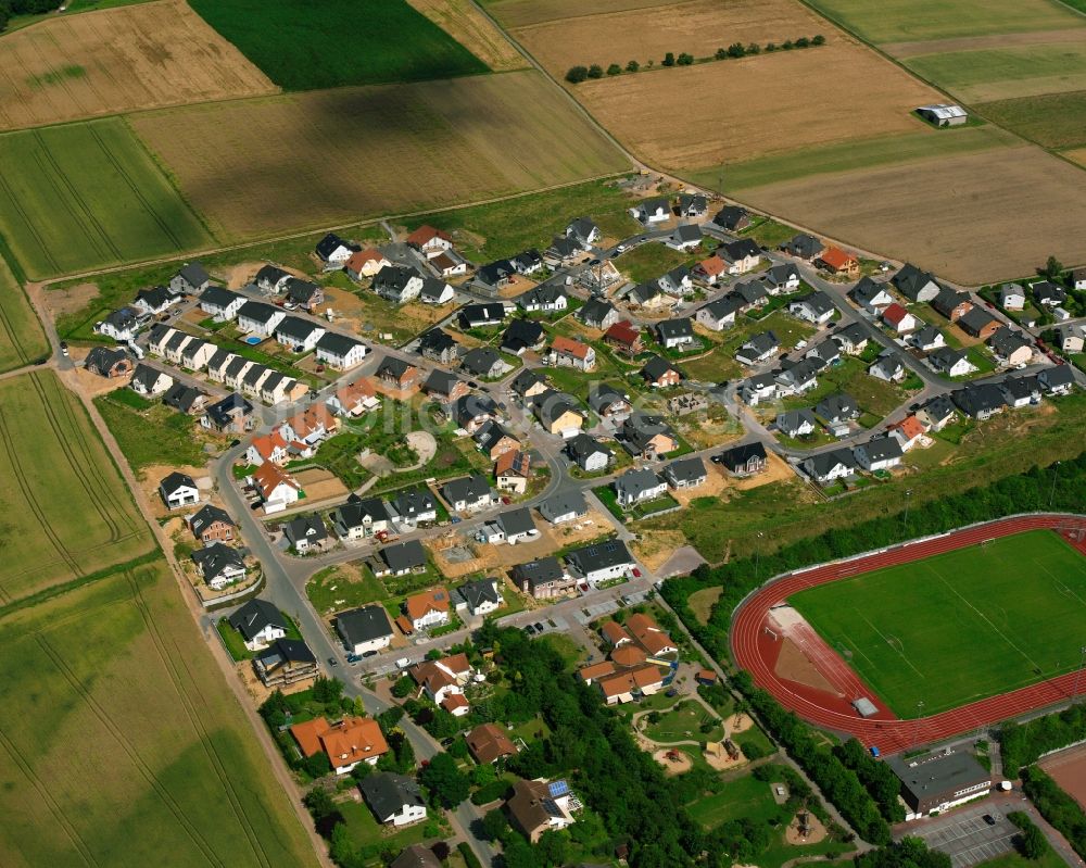 Erbach von oben - Mehrfamilienhaussiedlung in Erbach im Bundesland Hessen, Deutschland