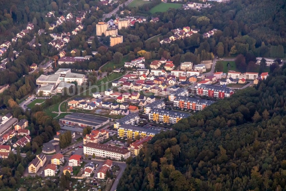 Lahr/Schwarzwald aus der Vogelperspektive: Mehrfamilienhaussiedlung im Gebäudekomplex der ehemaligen Militär- Kaserne in Lahr/Schwarzwald im Bundesland Baden-Württemberg, Deutschland