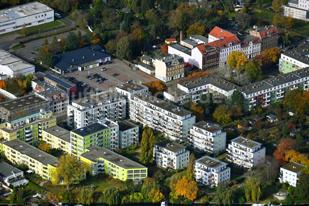 Berlin von oben - Mehrfamilienhaussiedlung an der Grünauer Straße in Berlin, Deutschland