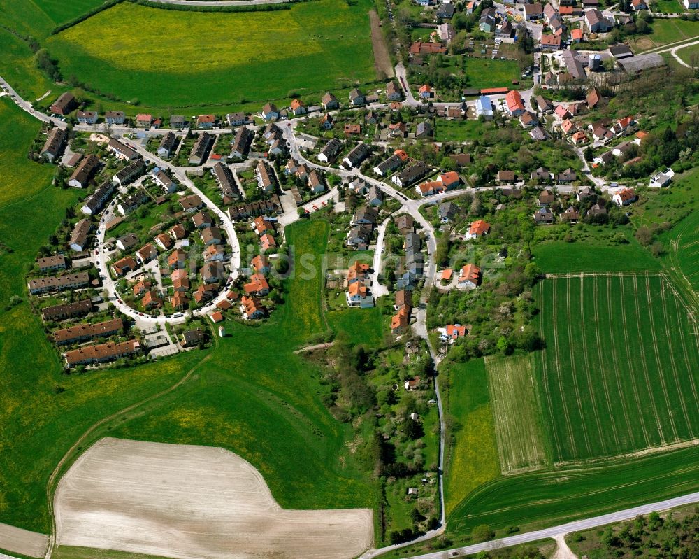 Hennenbach aus der Vogelperspektive: Mehrfamilienhaussiedlung in Hennenbach im Bundesland Bayern, Deutschland