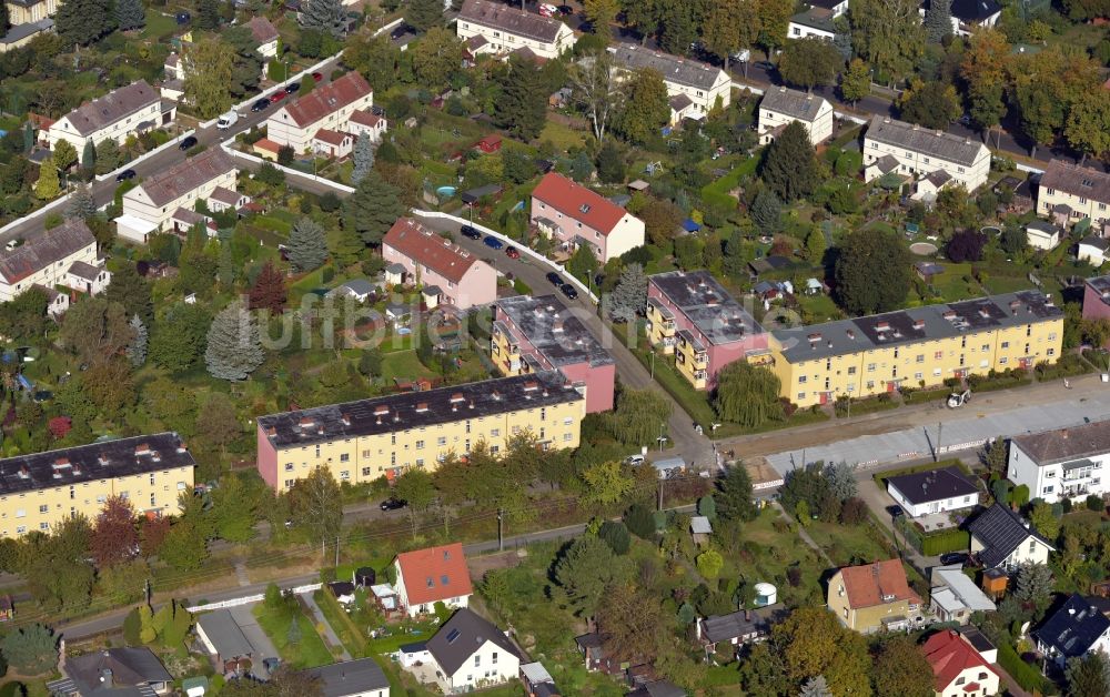 Berlin aus der Vogelperspektive: Mehrfamilienhaussiedlung Hundsfelder Straße in Berlin-Bohnsdorf, Deutschland