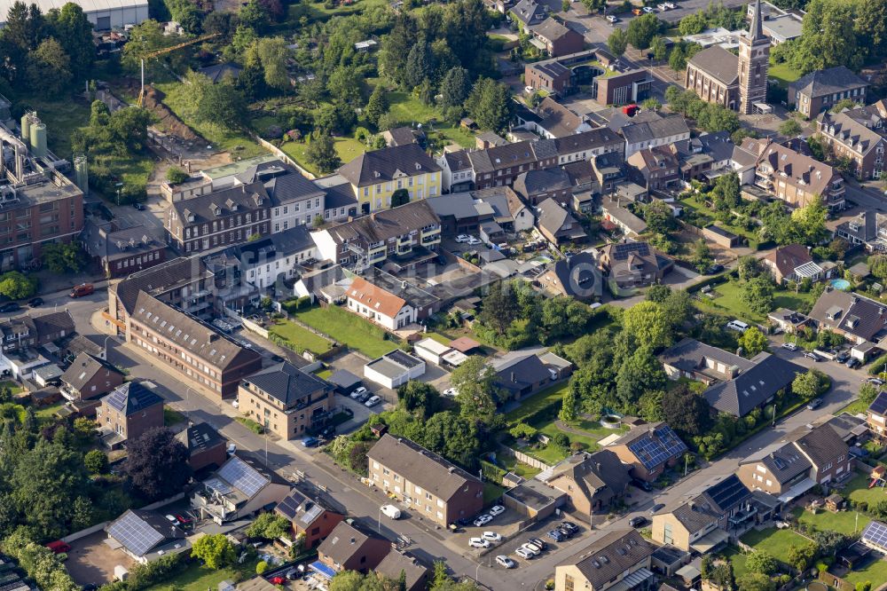 Issum von oben - Mehrfamilienhaussiedlung in Issum im Bundesland Nordrhein-Westfalen, Deutschland