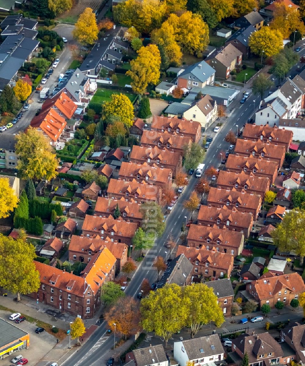 Gladbeck aus der Vogelperspektive: Mehrfamilienhaussiedlung Kirchhellener Straße in Gladbeck im Bundesland Nordrhein-Westfalen, Deutschland