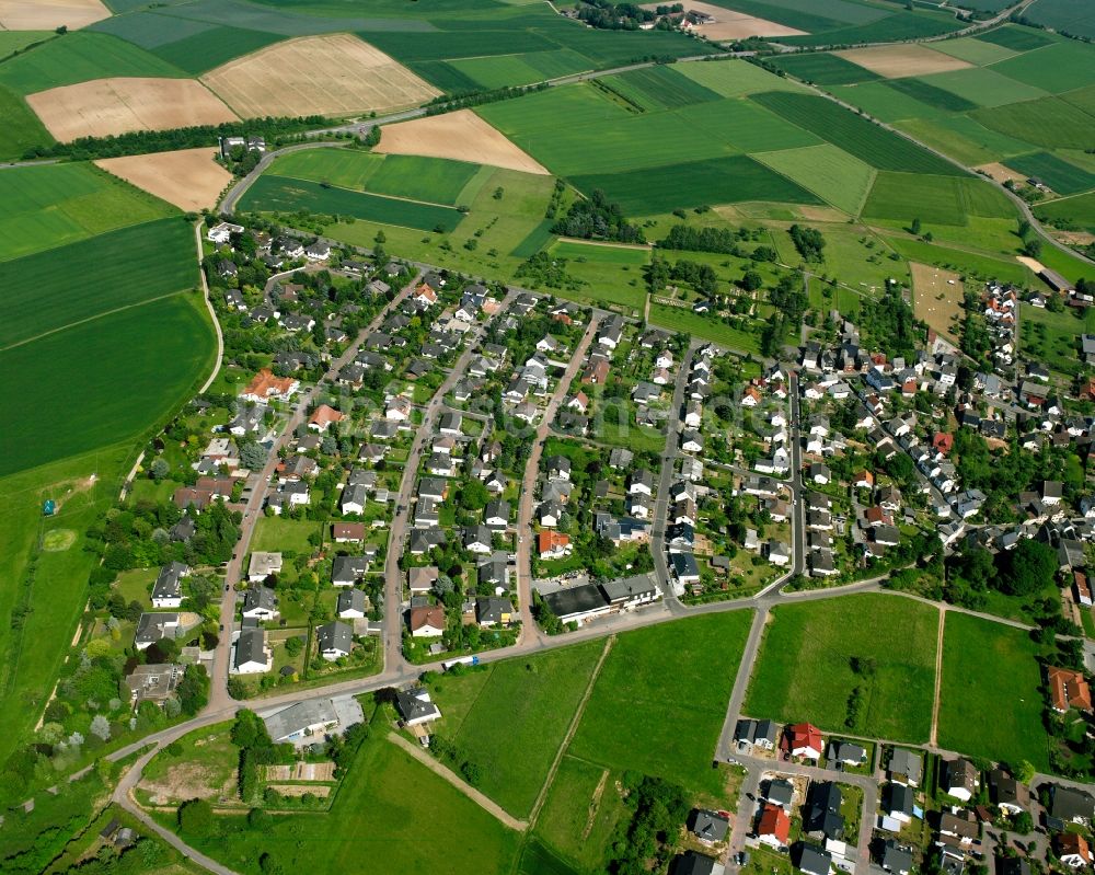 Luftaufnahme Mensfelden - Mehrfamilienhaussiedlung in Mensfelden im Bundesland Hessen, Deutschland