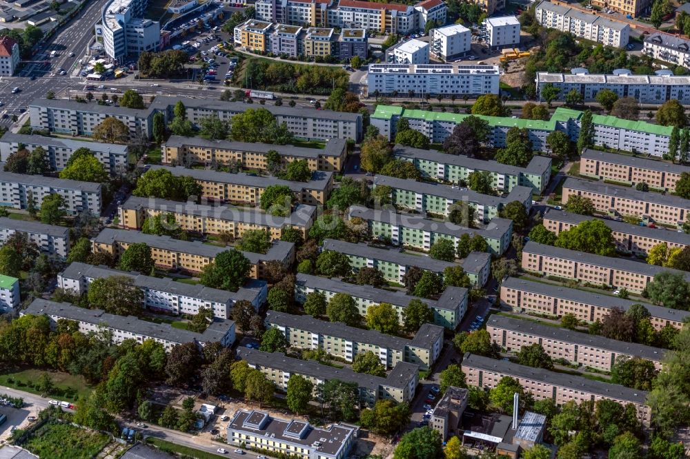 Leipzig von oben - Mehrfamilienhaussiedlung am Norderneyer Weg in Leipzig im Bundesland Sachsen, Deutschland