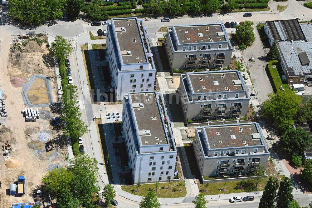 Berlin aus der Vogelperspektive: Mehrfamilienhaussiedlung im Ortsteil Hellersdorf in Berlin, Deutschland