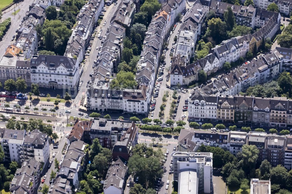 Düsseldorf aus der Vogelperspektive: Mehrfamilienhaussiedlung im Ortsteil Oberkassel in Düsseldorf im Bundesland Nordrhein-Westfalen, Deutschland