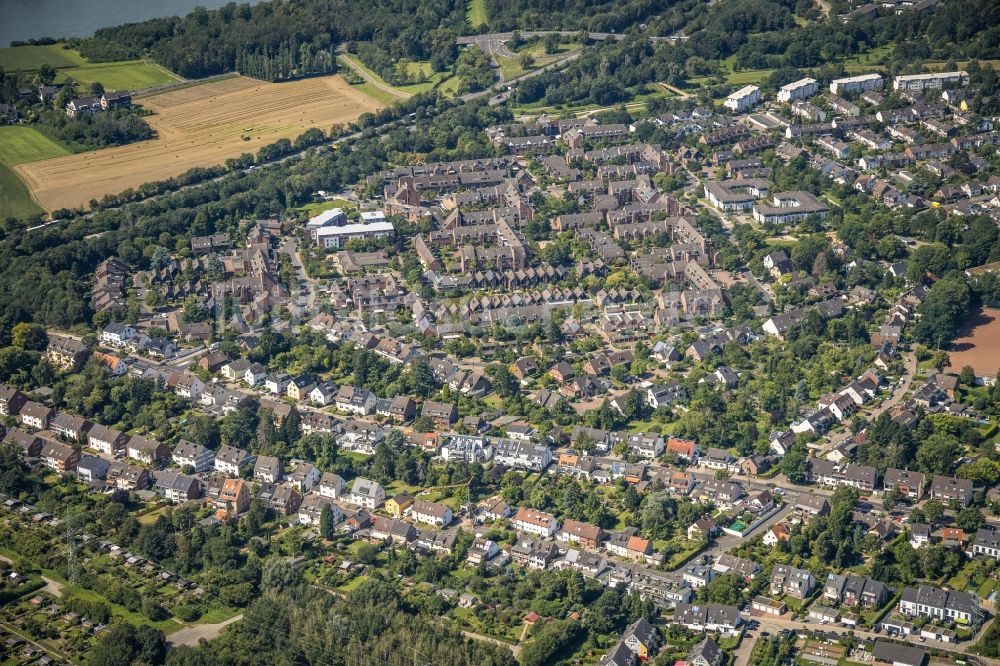 Luftbild Düsseldorf - Mehrfamilienhaussiedlung Otto-Hahn-Siedlung an der Otto-Hahn-Straße in Düsseldorf im Bundesland Nordrhein-Westfalen, Deutschland