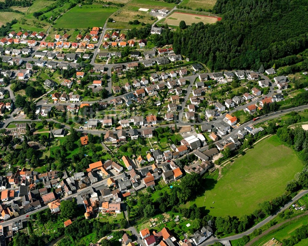 Treis aus der Vogelperspektive: Mehrfamilienhaussiedlung in Treis im Bundesland Hessen, Deutschland