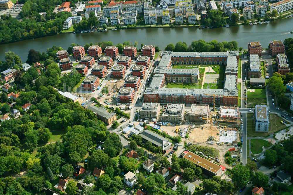 Berlin von oben - Mehrfamilienhaussiedlung Wasserstadt Spindlersfeld im Ortsteil Köpenick in Berlin, Deutschland