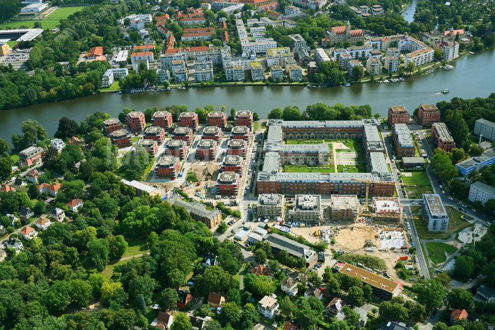 Berlin aus der Vogelperspektive: Mehrfamilienhaussiedlung Wasserstadt Spindlersfeld im Ortsteil Köpenick in Berlin, Deutschland