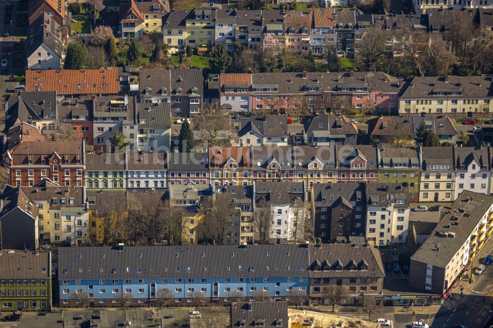 Gelsenkirchen von oben - Mehrfamilienhaussiedlung zwischen Bertastraße und Küppersbuschstraße in Gelsenkirchen im Bundesland Nordrhein-Westfalen, Deutschland