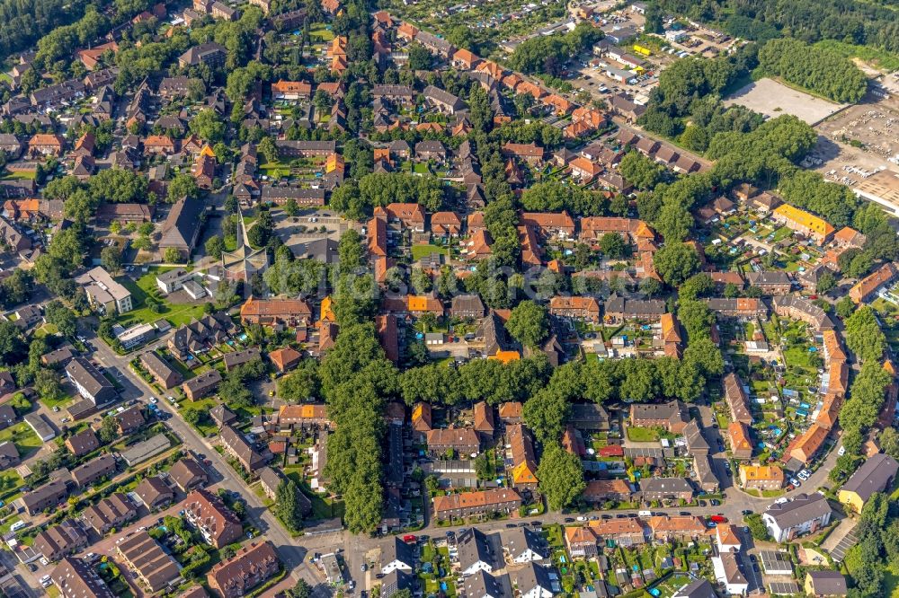 Luftbild Duisburg - Mehrfamilienhaussiedlung zwischen Dr.-Hans-Böckler-Straße - Am Dyck - Schachtstraße in Duisburg im Bundesland Nordrhein-Westfalen, Deutschland