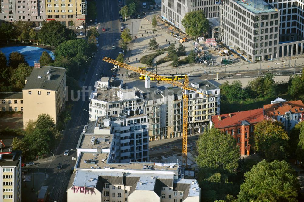 Berlin Mitte aus der Vogelperspektive: Mehrfamilienhäuser und Baustelle vom Berlin Nordbahnhof Carré in Berlin