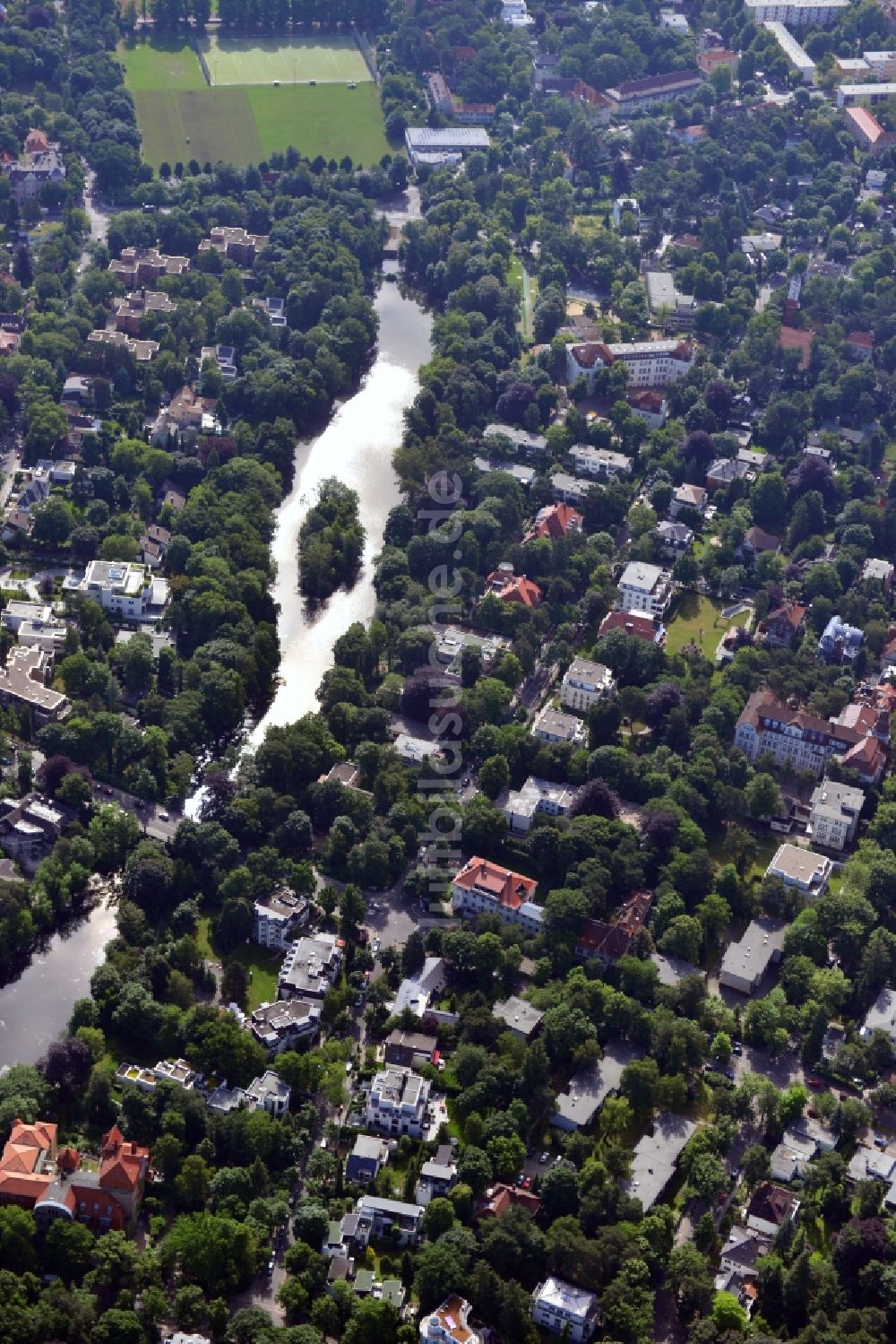 Berlin von oben - Mehrfamilienhäuser im Wohnagebiet an der Lassenstraße Ecke Bismarkallee in Berlin Grunewald