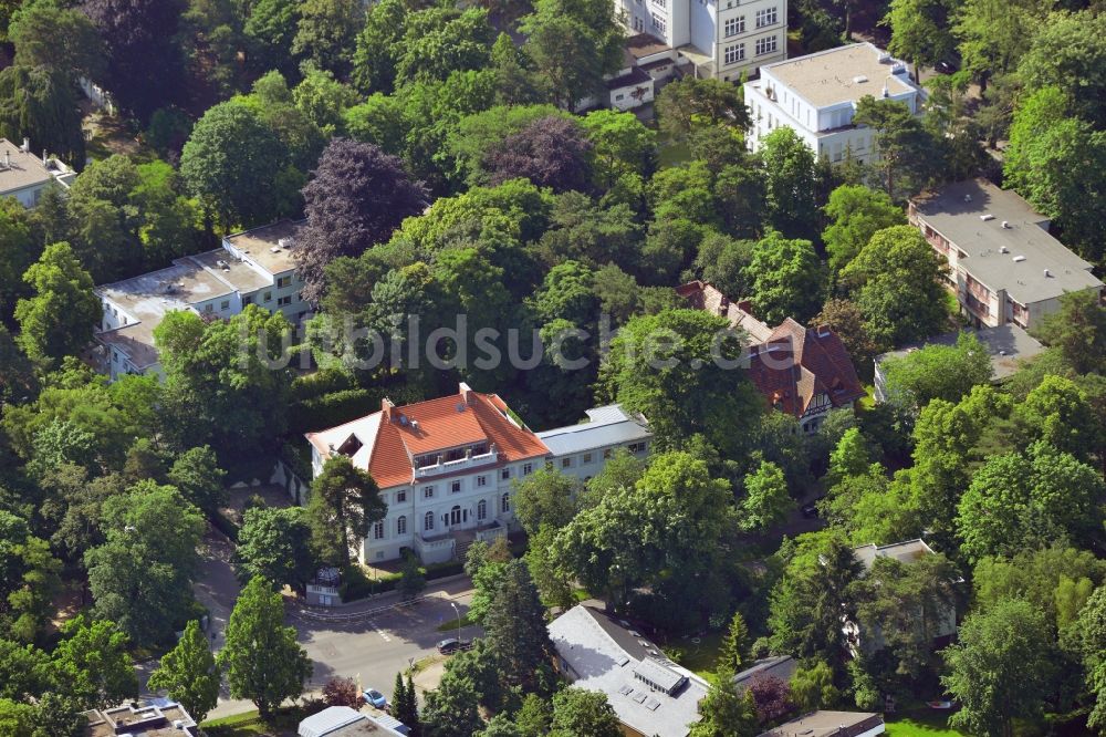 Luftbild Berlin - Mehrfamilienhäuser im Wohnagebiet an der Lassenstraße Ecke Bismarkallee in Berlin Grunewald