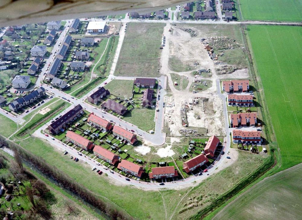 Luftaufnahme Dallgow - Mehrfamilienwohnhausneubau der MÜBAU an der Triftstraße in 14624 Dallgow.