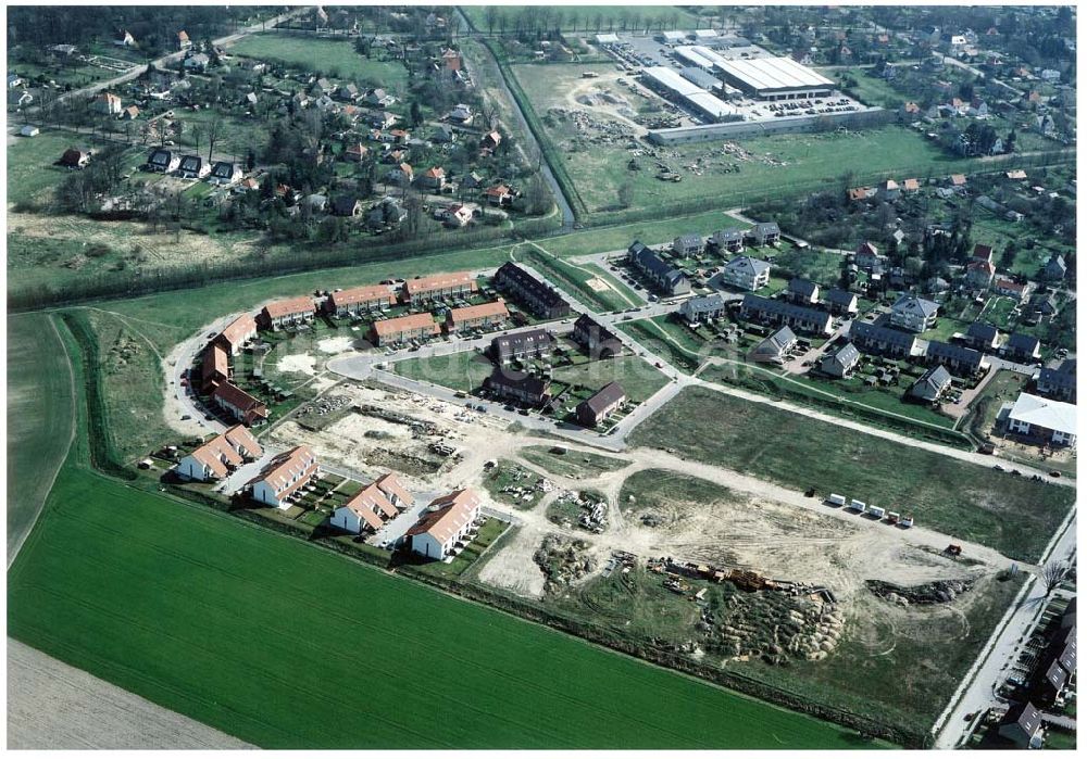 Dallgow von oben - Mehrfamilienwohnhausneubau der MÜBAU an der Triftstraße in 14624 Dallgow.