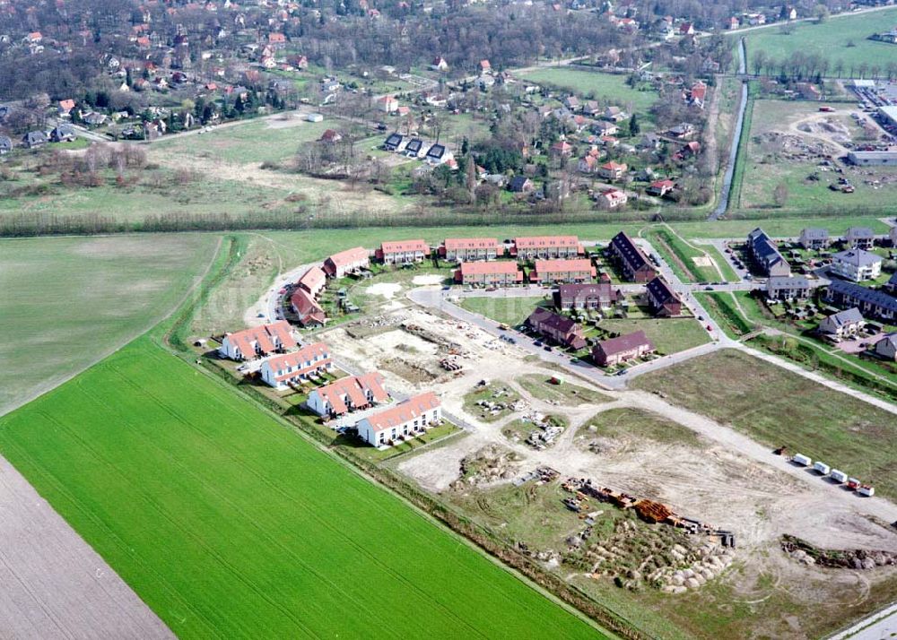 Dallgow von oben - Mehrfamilienwohnhausneubau der MÜBAU an der Triftstraße in 14624 Dallgow.