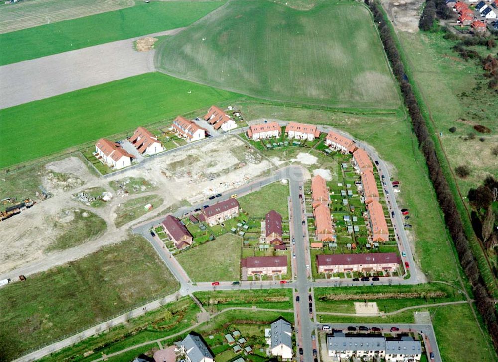 Dallgow von oben - Mehrfamilienwohnhausneubau der MÜBAU an der Triftstraße in 14624 Dallgow.