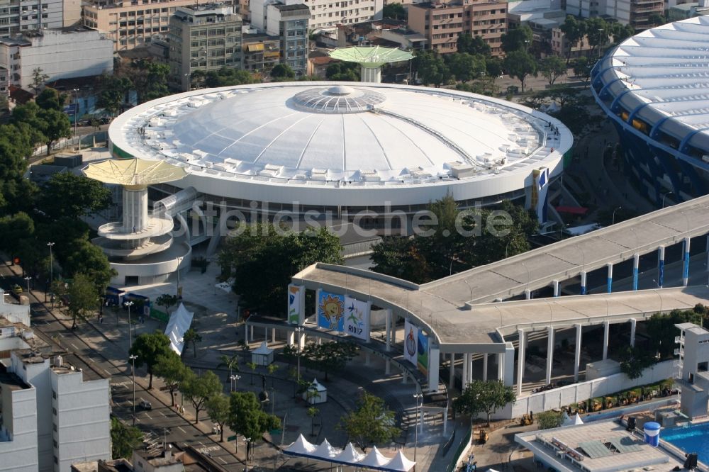 Luftaufnahme Rio de Janeiro - Mehrzweckhalle und Sportstätte Ginasio do Maracanazinho / Ginasio Gilberto Cardoso neben dem Stadion Estadio do Maracana und dem Schwimmstadion Parque Aquatico Julio Delamare in Rio de Janeiro in Brasilien // Multi-purpose arena and sports facility Ginas