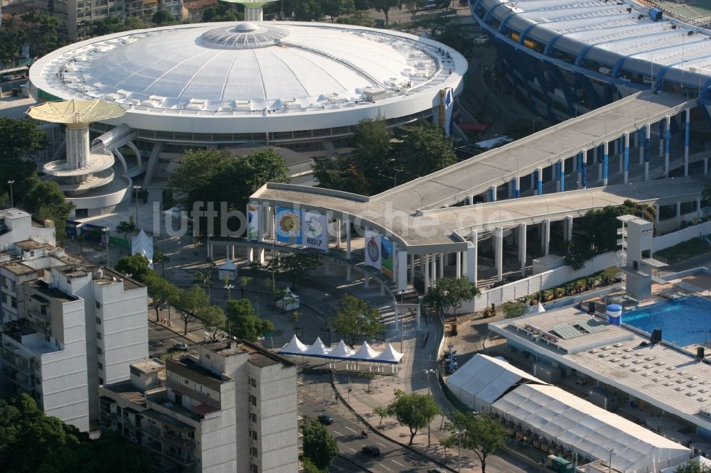 Rio de Janeiro von oben - Mehrzweckhalle und Sportstätte Ginasio do Maracanazinho / Ginasio Gilberto Cardoso neben dem Stadion Estadio do Maracana und dem Schwimmstadion Parque Aquatico Julio Delamare in Rio de Janeiro in Brasilien // Multi-purpose arena and sports facility Ginas