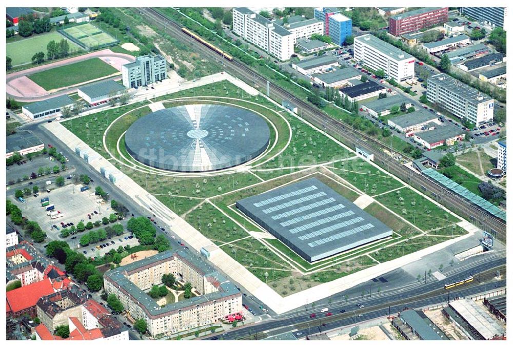 Luftbild Berlin - Prenzlauer-Berg - Mehrzwecksporthalle Velodrom (Berlin Arena) an der Landsberger Allee