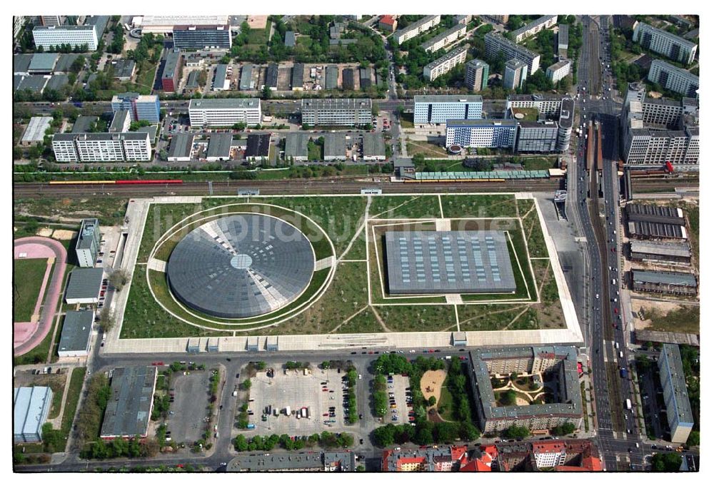 Luftaufnahme Berlin - Prenzlauer-Berg - Mehrzwecksporthalle Velodrom (Berlin Arena) an der Landsberger Allee