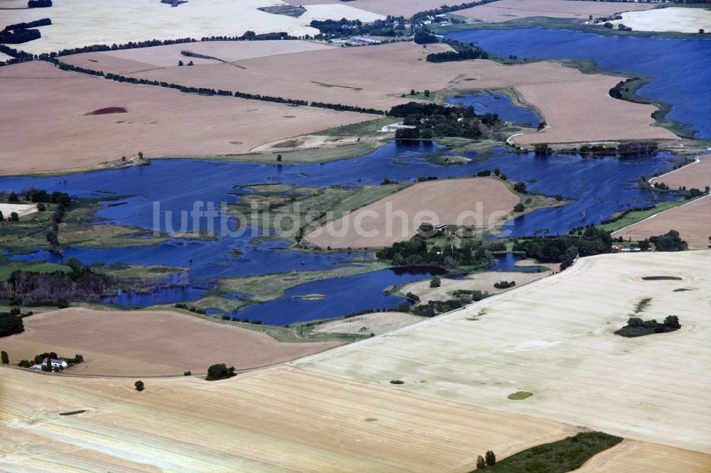 Luftaufnahme Poseritz - Meliorations - Landschaft bei Poseritz auf Rügen im Bundesland Mecklenburg-Vorpommern