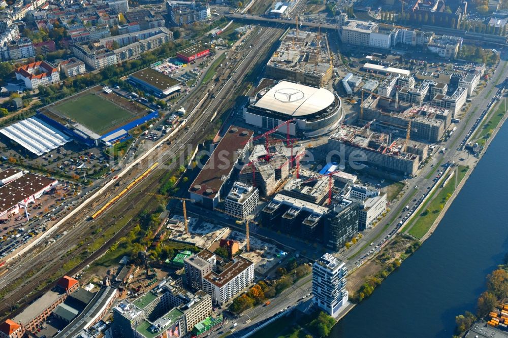 Berlin aus der Vogelperspektive: Mercedes-Benz-Arena im im Anschutz Areal im Stadtteil Friedrichshain in Berlin