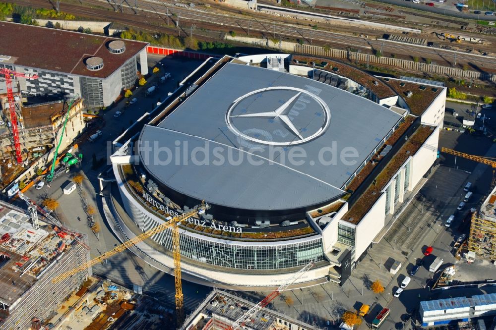 Luftbild Berlin - Mercedes-Benz-Arena im im Anschutz Areal im Stadtteil Friedrichshain in Berlin